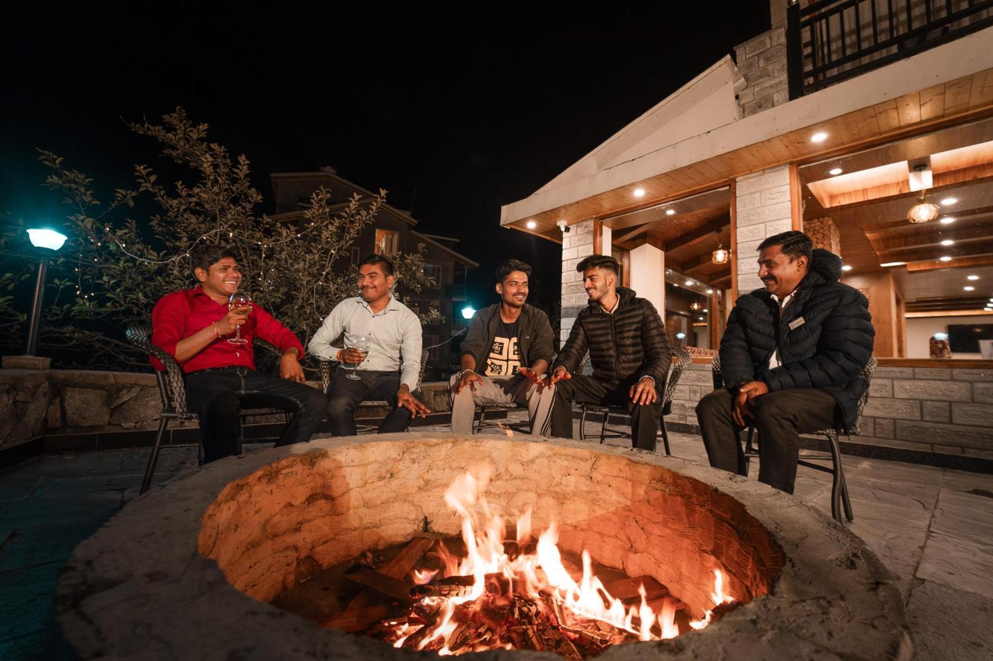 Nazaara - A Luxe Retreat Otel Manāli Dış mekan fotoğraf